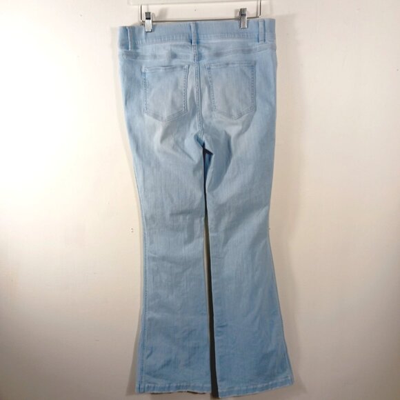 Spanx, Light Wash, High Rise, Flare Leg, Pull On, Sculpting Jean, Size Large - Picture 3 of 16